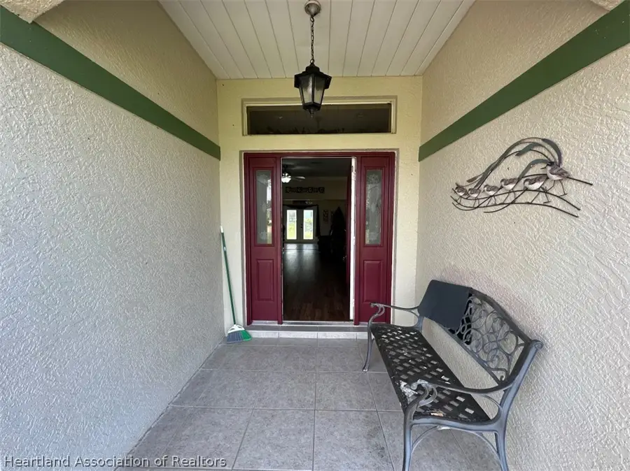 611 Entrada Avenue, Sebring, FL 33875 - #3