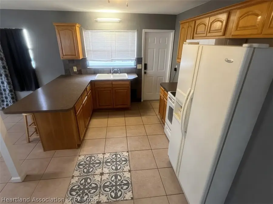 112 N Florida Avenue, Avon Park, FL 33825 - #3
