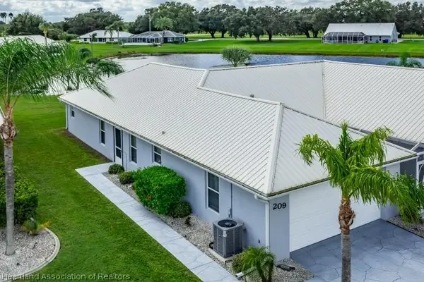 209 Clubhouse Court, Sebring, FL 33876