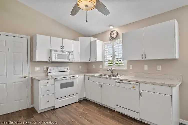 209 Clubhouse Court, Sebring, FL 33876 - #3