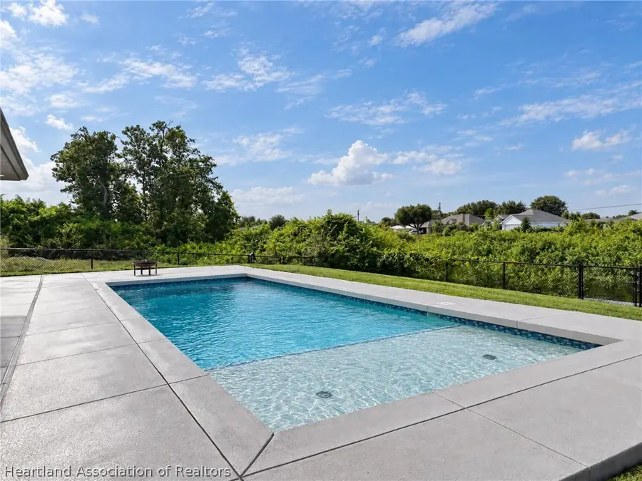 372 Parker Street Ne, Lake Placid, FL 33852 - #3