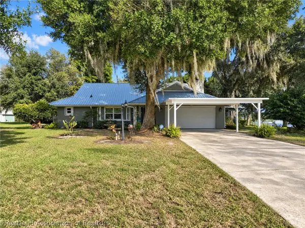 32 Tall Oaks Trail, Lake Placid, FL 33852