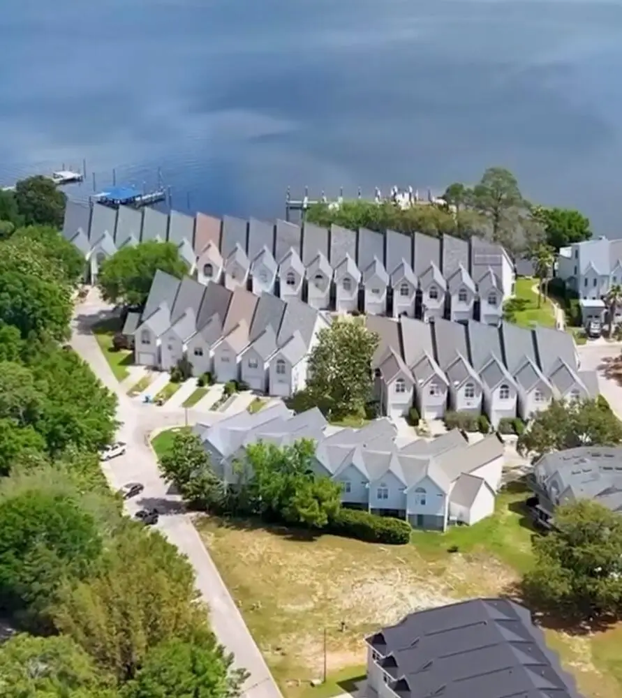 7267 Majestic Boulevard, Navarre, FL 32566 - #2