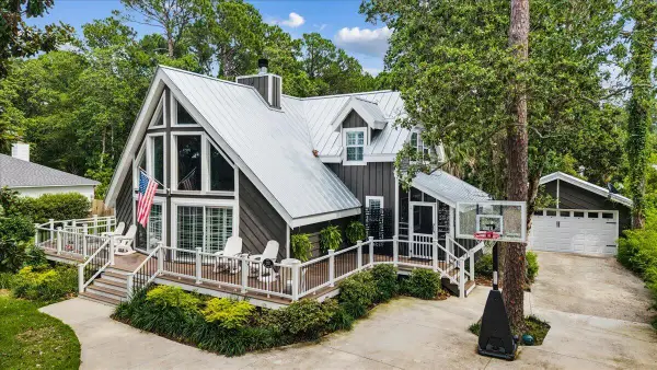 2727 Sunrunner Lane, Gulf Breeze, FL 32563