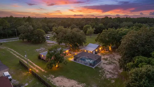 1850 Garcon Point Road, Milton, FL 32583