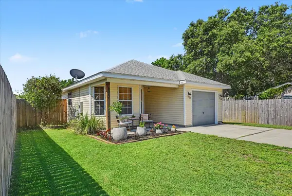 2061 Bright Water Drive, Gulf Breeze, FL 32563