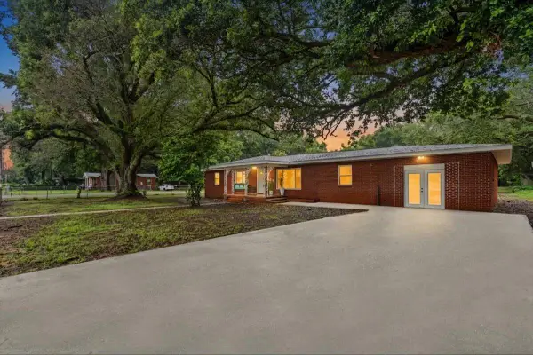 4840 W Spencer Field Road, Pace, FL 32571