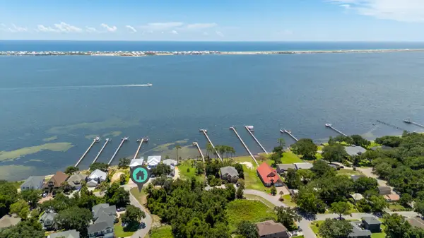 1717 Magnoila, Navarre, FL 32566