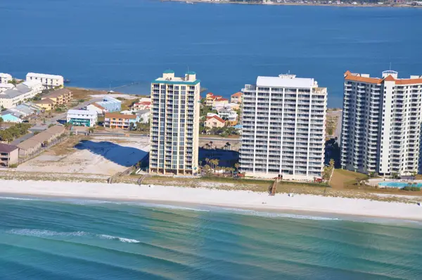 8477 Gulf Boulevard #APT 202, Navarre, FL 32566