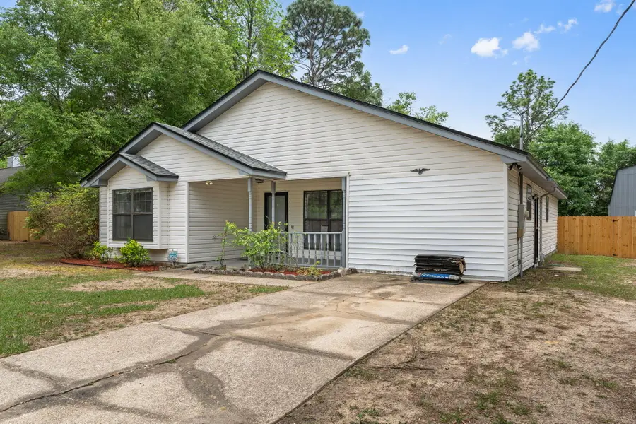 426 Brown Place, Crestview, FL 32539 - Image #2