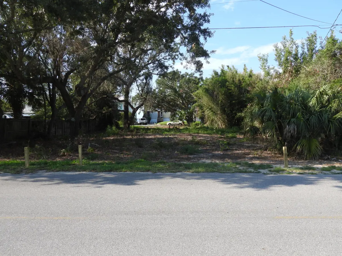 3150 Linden Avenue, Gulf Breeze, FL 32563 - Image #1