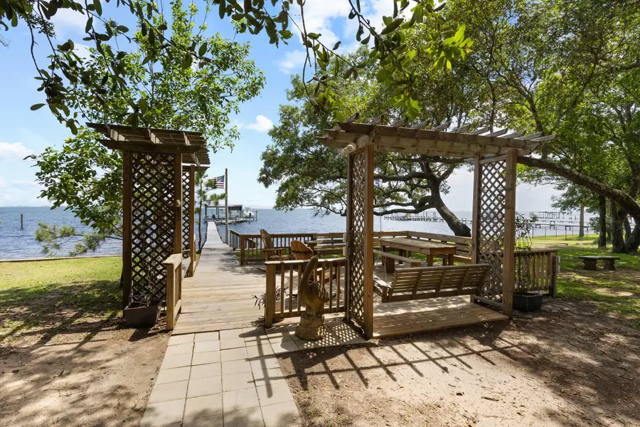 5393 Soundside Drive, Gulf Breeze, FL 32563 - Image #2
