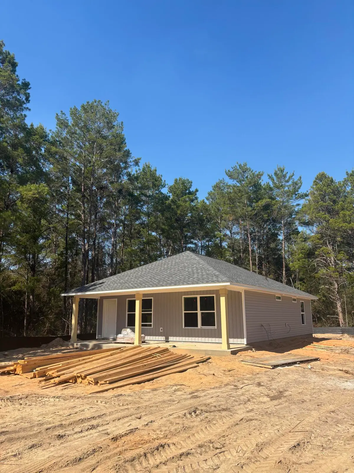 27 Pansy Ln, Defuniak Springs, FL 32433 - Image #1