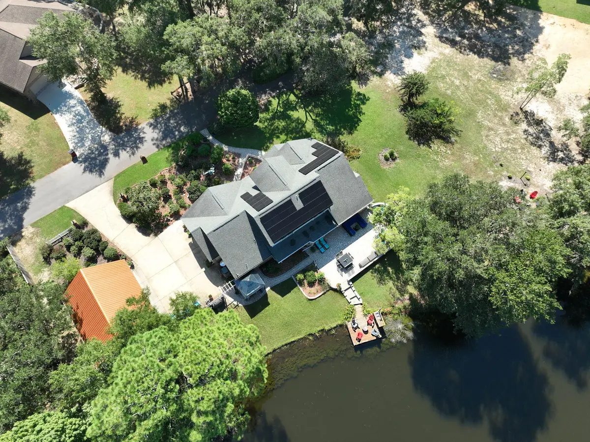 7232 Bayshore Drive, Milton, FL 32583 - Image #1