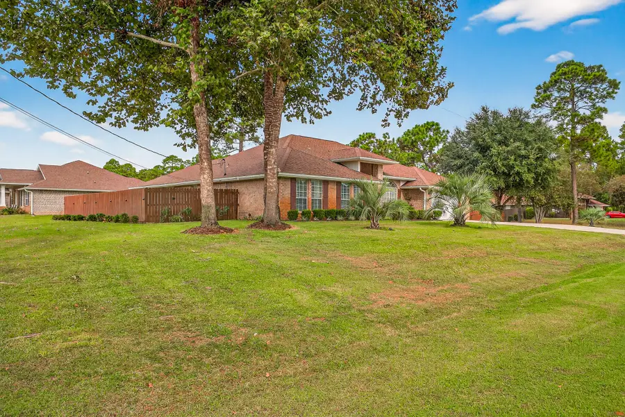 2379 Edgewood Drive, Navarre, FL 32566 - Image #2