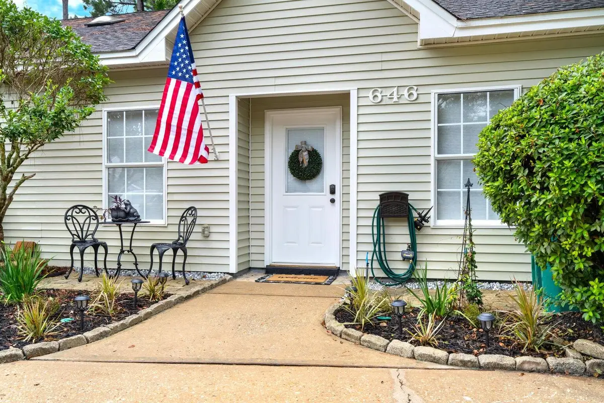 646 Emerald Lane, Fort Walton Beach, FL 32547 - Image #1