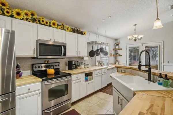 1990 Catline Circle Circle, Navarre, FL 32566