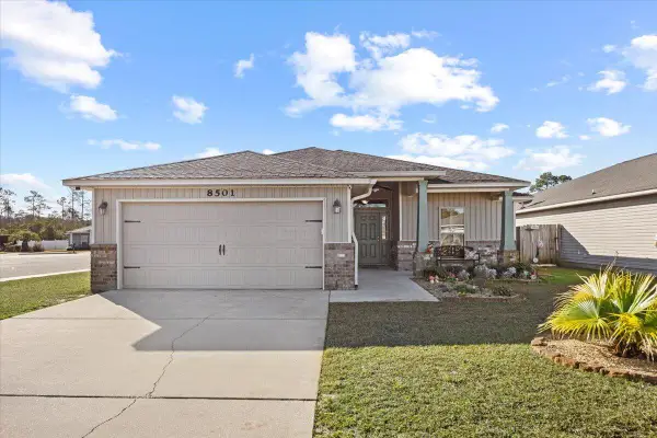 8501 Island Drive, Navarre, FL 32566