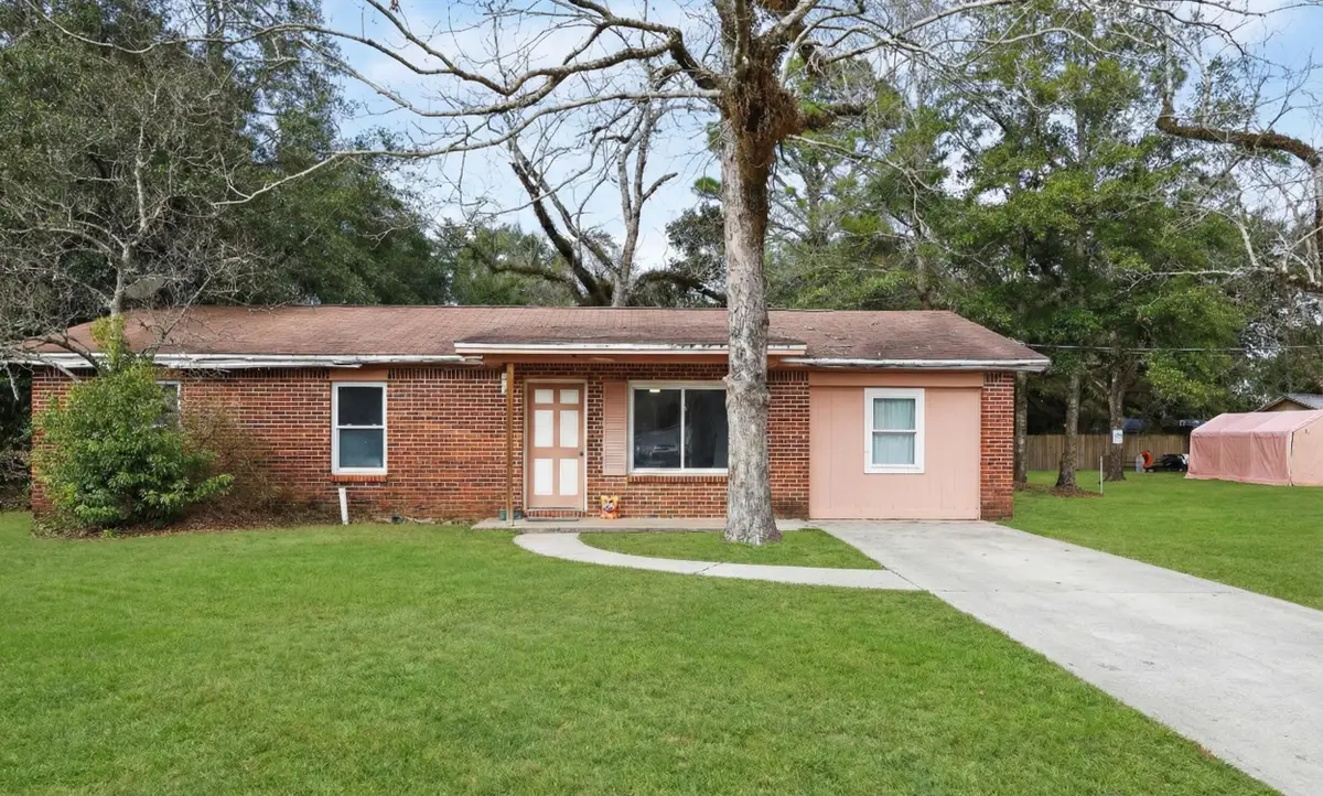 5306 Catalina Street, Milton, FL 32571 - #1