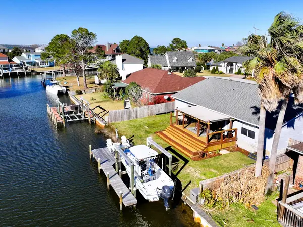 1647 Kalakaua Court, Gulf Breeze, FL 32561