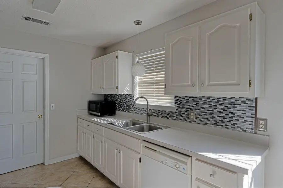 34 Stowe Road, Mary Esther, FL 32569 - #3