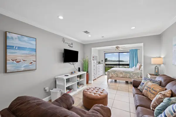 7453 Sunset Harbor Drive #2-109, Navarre, FL 32566