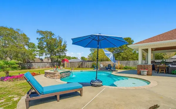 6528 Fairmont Street, Navarre, FL 32566