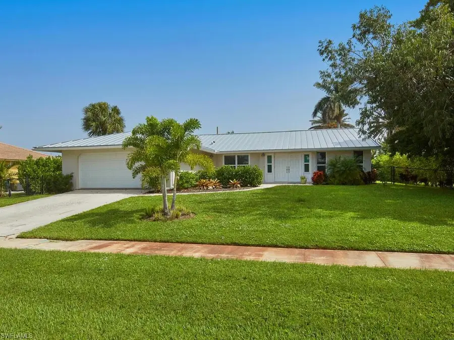 813 Buttonwood Ct, Marco Island, FL 34145 - Image #2