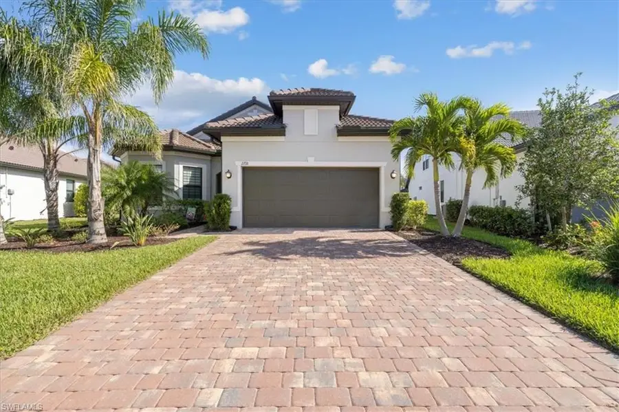 2718 Aviamar Cir, Naples, FL 34114 - Image #2