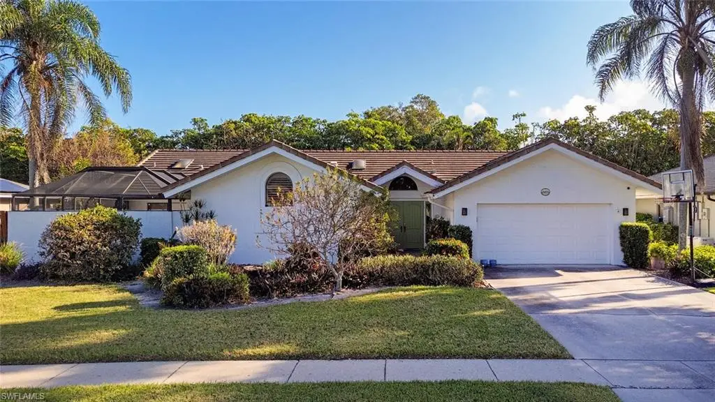 2419 Pine Woods Cir #11, Naples, FL 34105 - Image #1