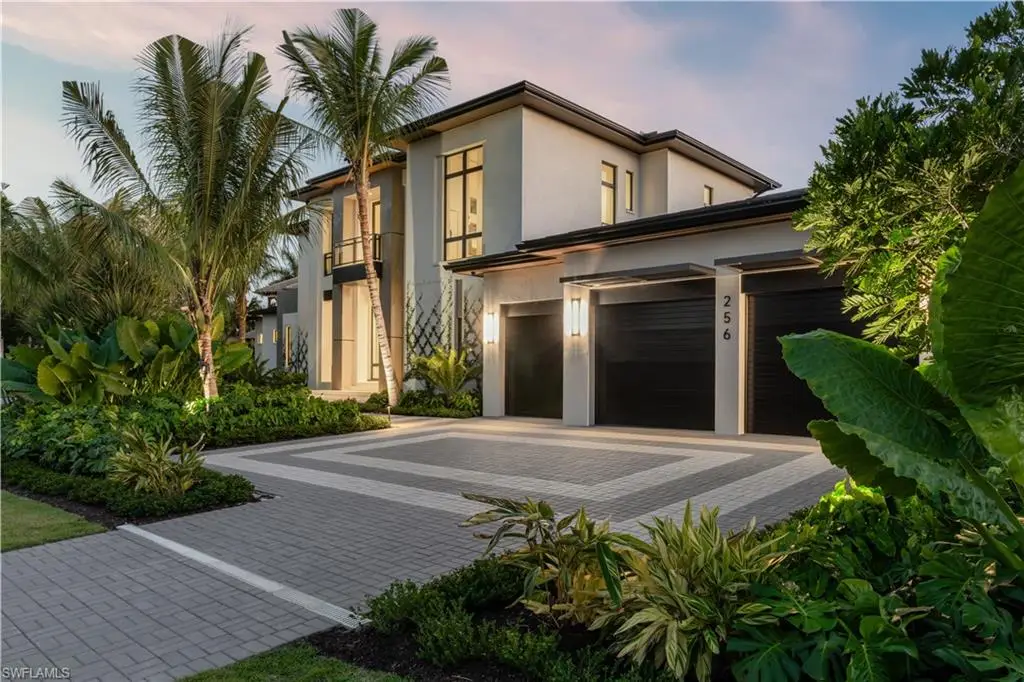 256 Aqua Ct, Naples, FL 34102 - Image #1