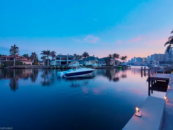 310 Pirates Bight, NAPLES, FL 34103