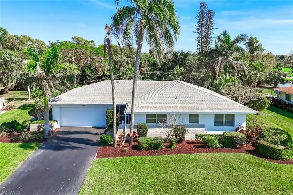466 Golfview Dr, Naples, FL 34110 - Image #1