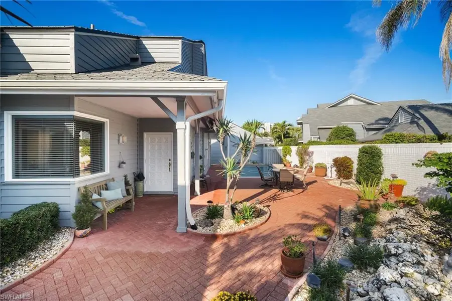 633 Bridgeway Ln, Naples, FL 34108 - Image #2