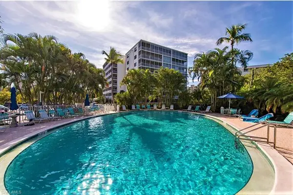 1 Bluebill Ave #410, NAPLES, FL 34108