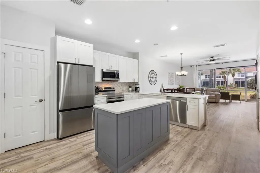 949 Hampton Cir #111, Naples, FL 34105 - Image #1