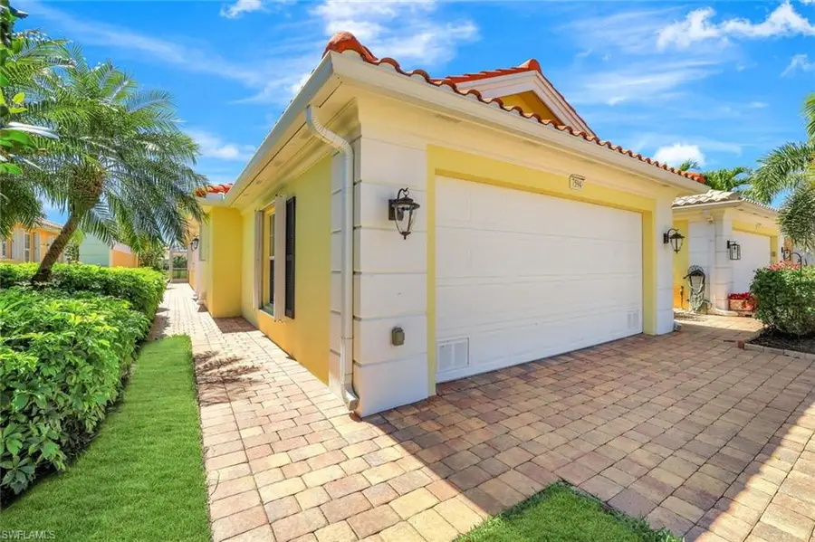 7594 Rozzini Ln, Naples, FL 34114 - Image #2