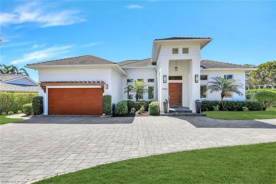 700 Park Shore Dr, Naples, FL 34103 - Image #2