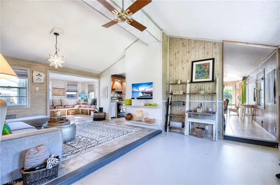 72 Henderson Dr, Naples, FL 34114 - Image #3