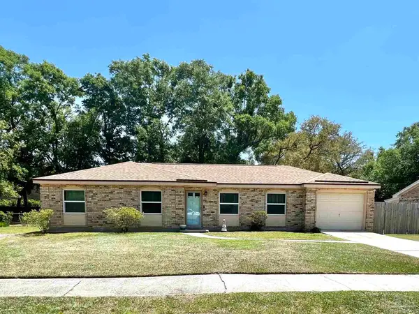 6190 Arbutus Dr, Pensacola, FL 32504