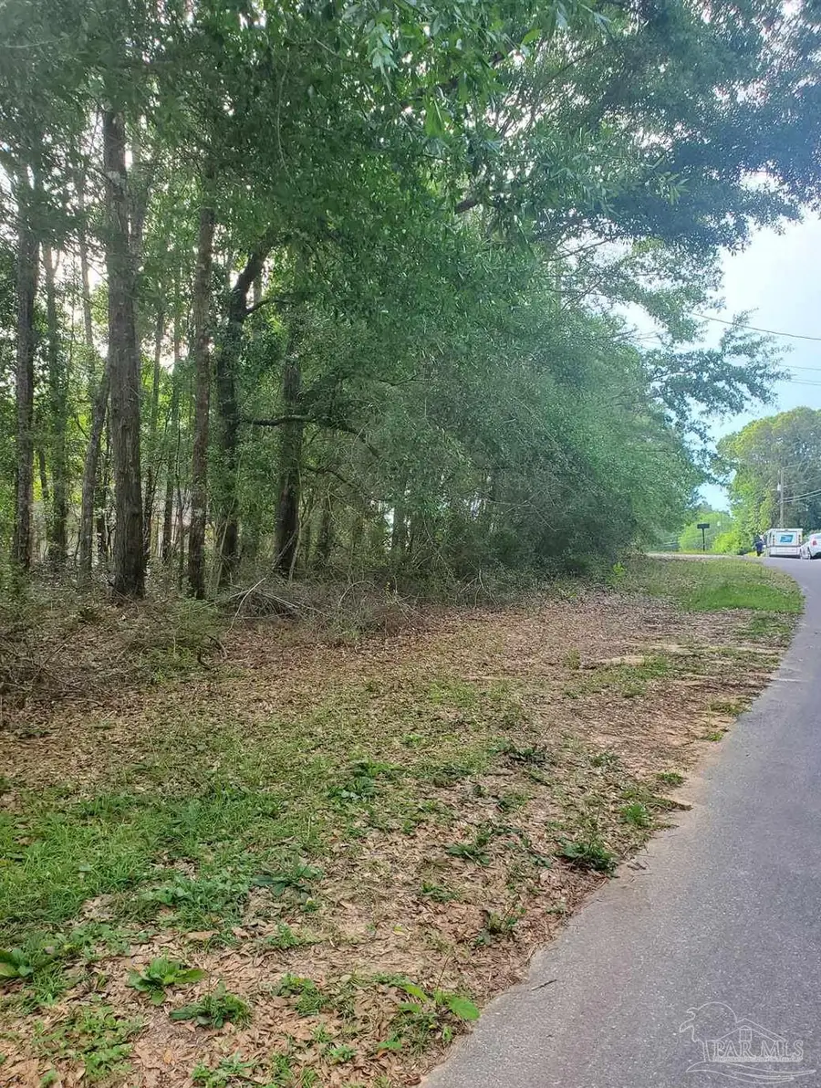 4921 Creekside Ln, Milton, FL 32570 - Image #2