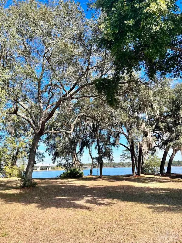 Gordon Wells Dr, Milton, FL 32583