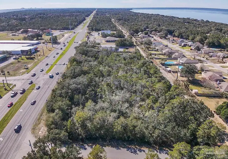 4900 Blk Gulf Breeze Pkwy, Gulf Breeze, FL 32563 - Image #3