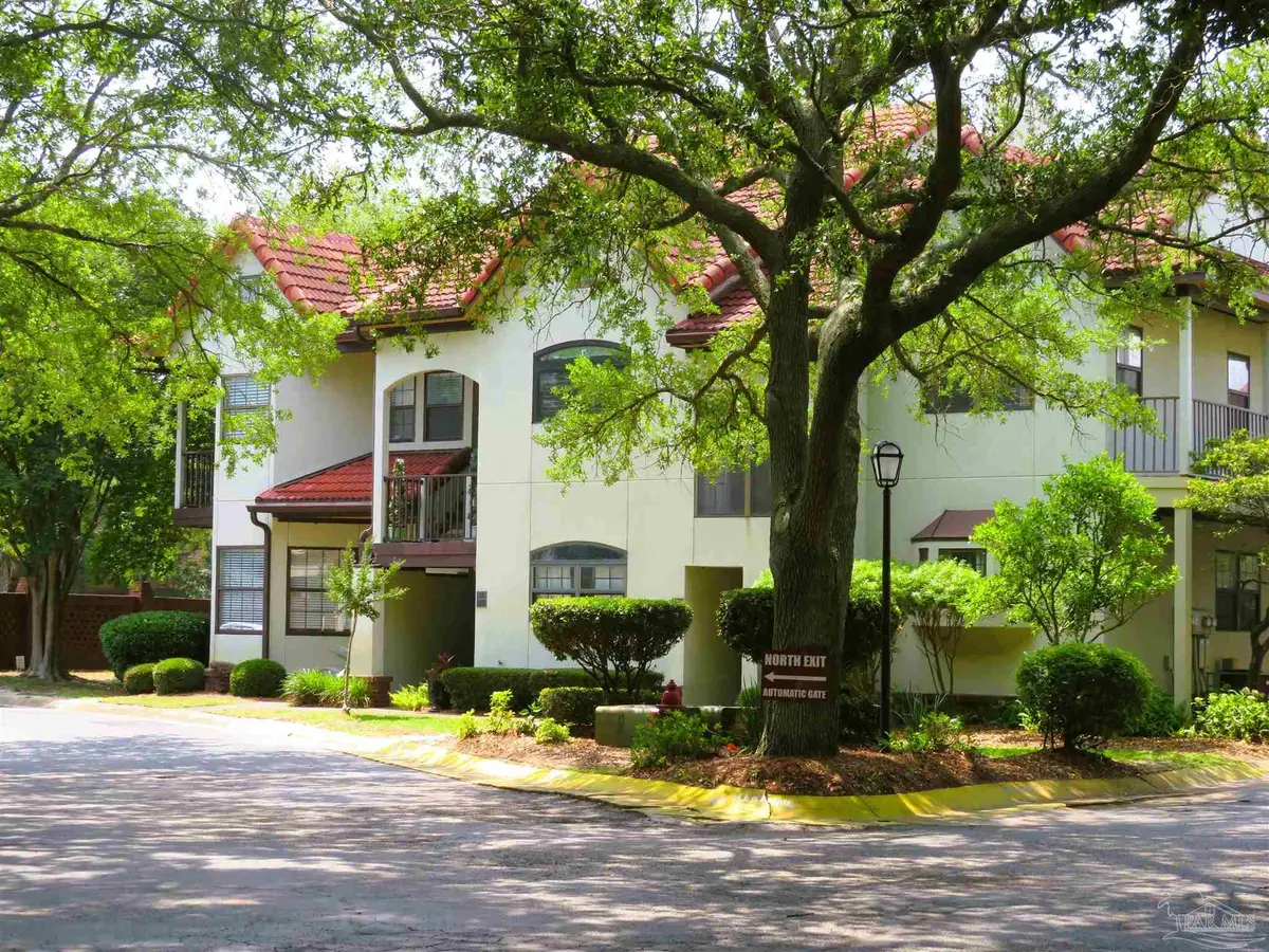 122 Bay Bridge Dr #K, Gulf Breeze, FL 32561 - Image #1