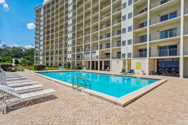 615 Bayshore Dr #208, Pensacola, FL 32507