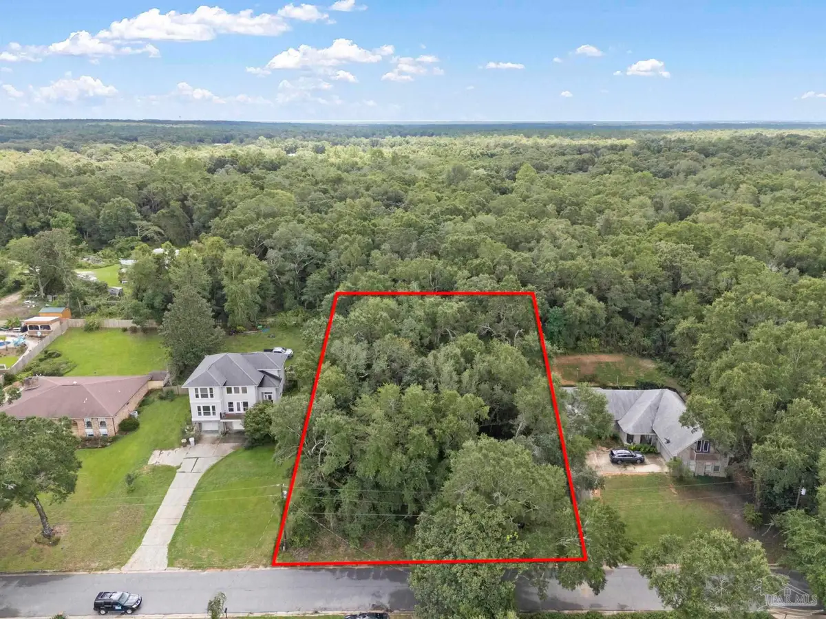 17 Lakeside Dr, Milton, FL 32583 - Image #1