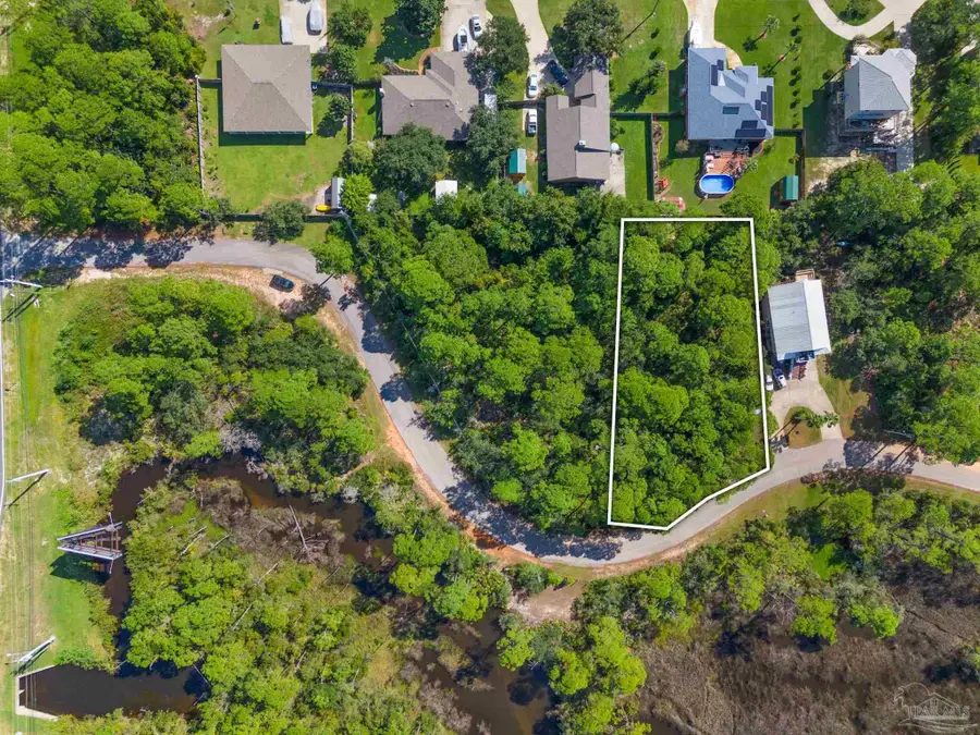 7924 Newport St, Navarre, FL 32566 - #3