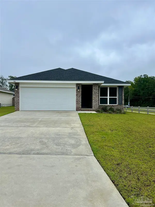 904 Rustling Pine Rd #22B, Cantonment, FL 32533