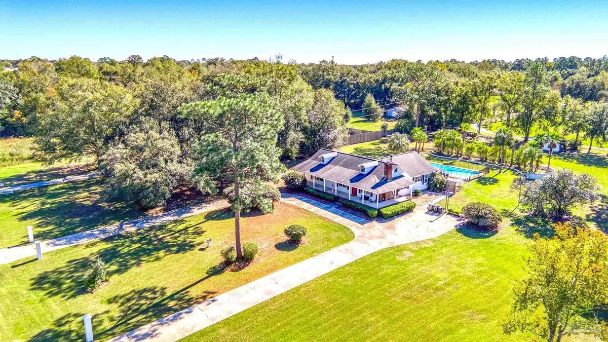 941 Summer Shade Ln, Cantonment, FL 32533 - Image #1