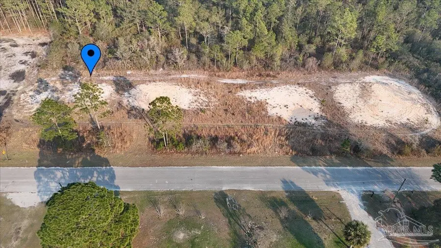 8021 Twin Lake Dr, Milton, FL 32583 - Image #2